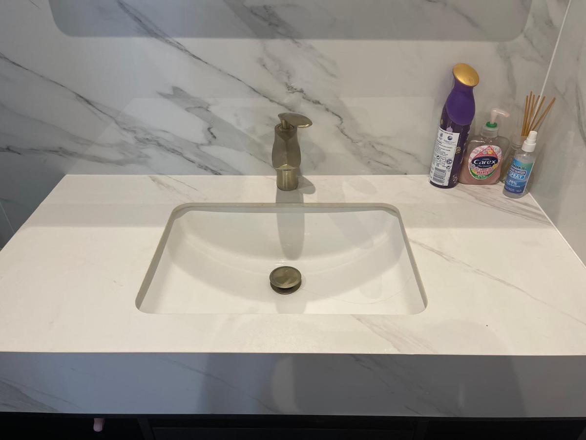 Modern Huge Double Room With Private Bathroom In Colindale Edgware Kültér fotó