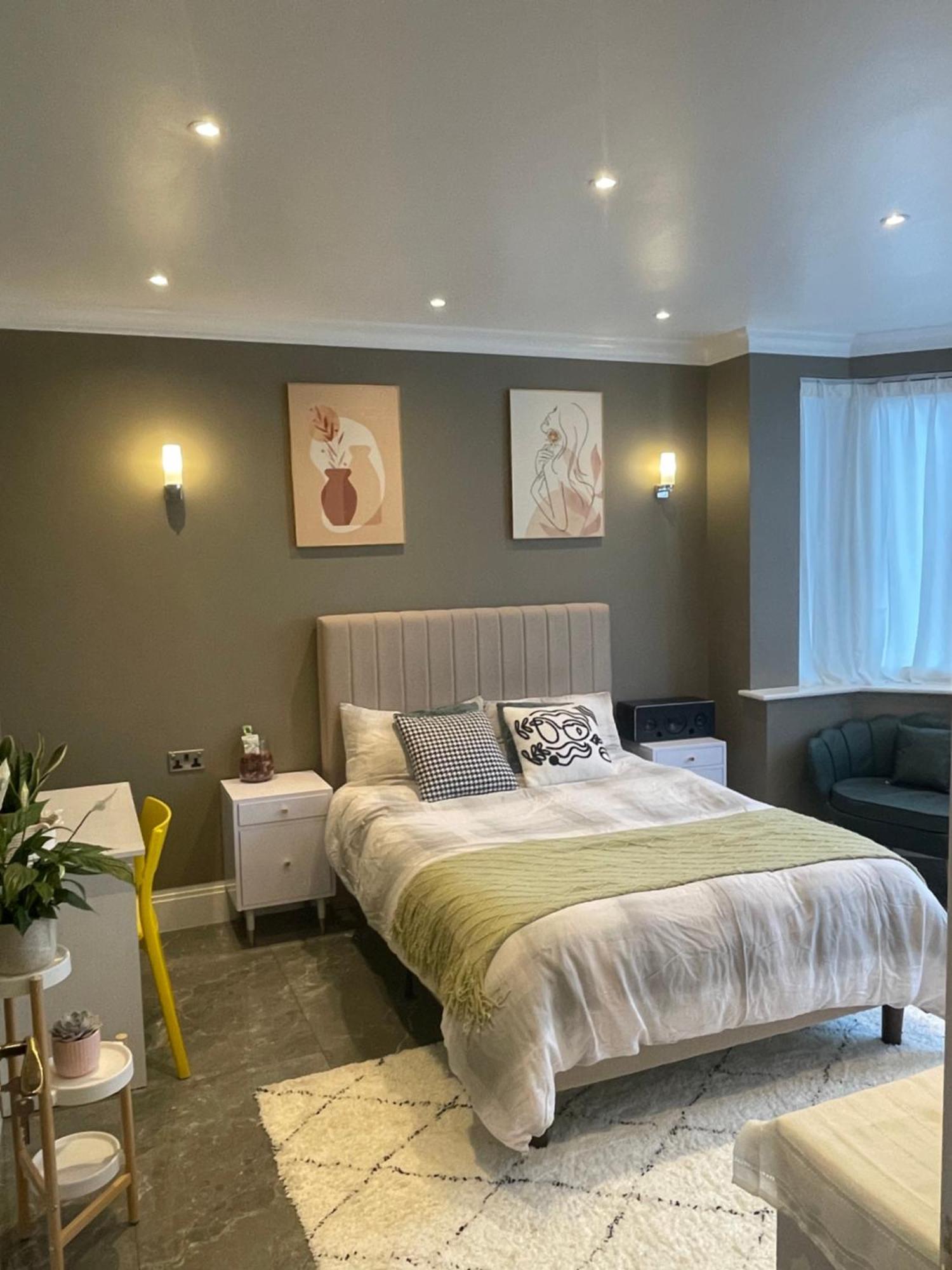 Modern Huge Double Room With Private Bathroom In Colindale Edgware Kültér fotó
